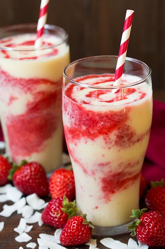 طرز تهیه شیک توت فرنگی
