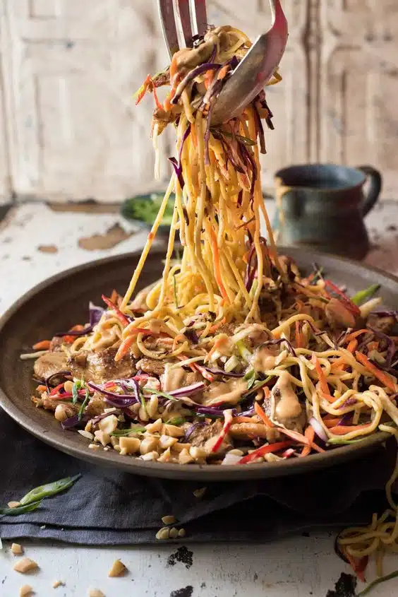 طرز تهیه مرغ سوخاری با نودل