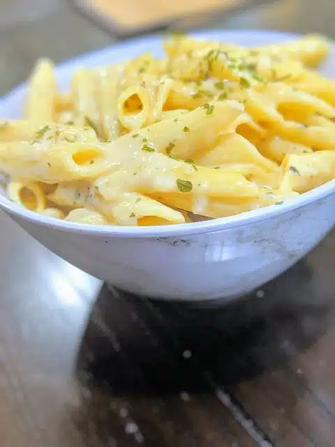طرز تهیه پاستا پنه آلفردو