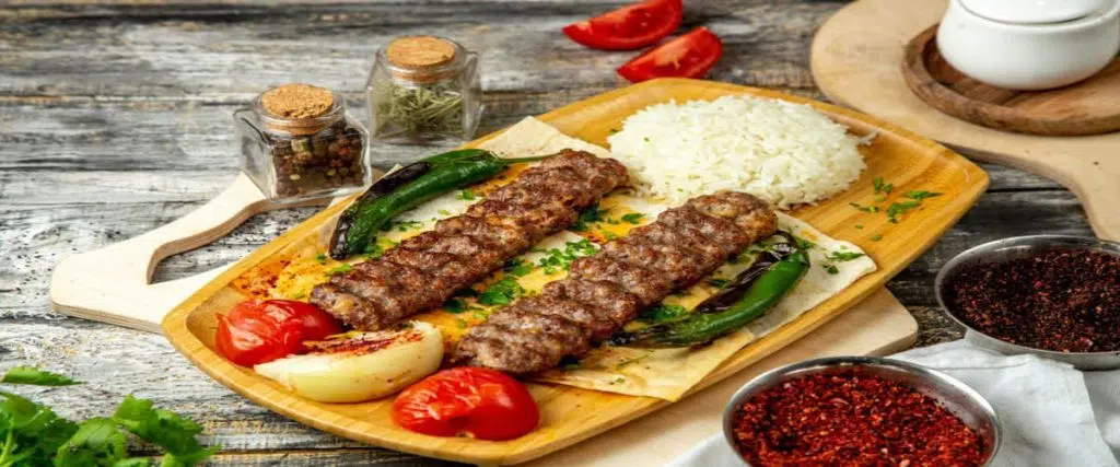 استفاده از ادویه مناسب کباب کوبیده